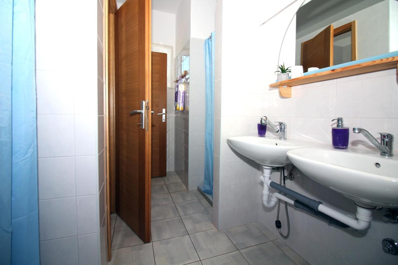 Hostel Marko Tisno Extérieur photo